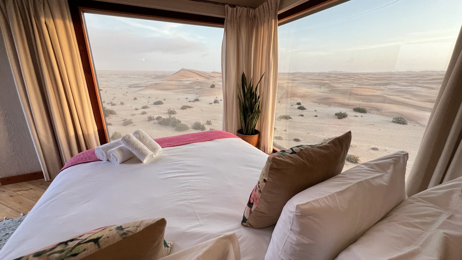 Desert Breeze bed positioned toward the desert view